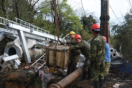 银川索道施工怎么把材料运输到山上？